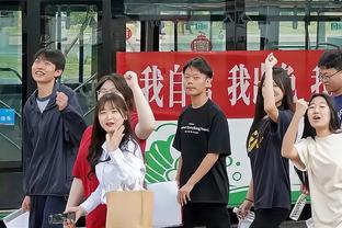 武磊社媒晒训练赢球小分队合影，奥斯卡、蒋光太、吕文君入镜